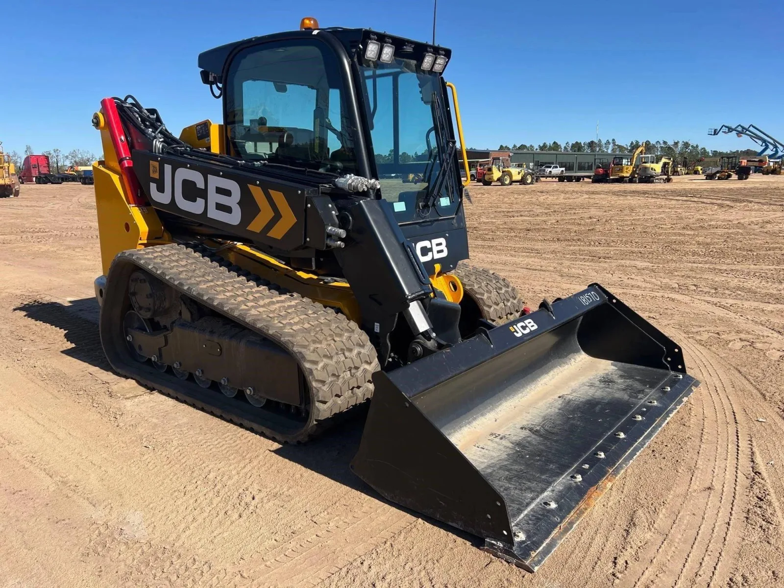 2023 JCB 3TS-8T