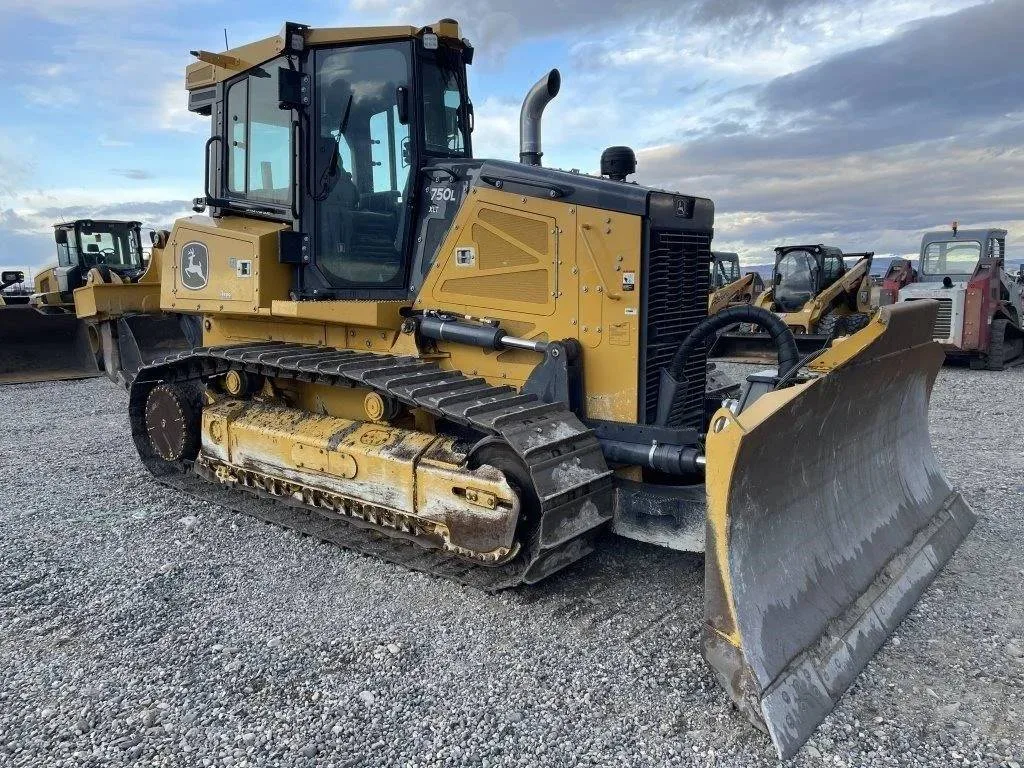 2022 JOHN DEERE 750L XLT